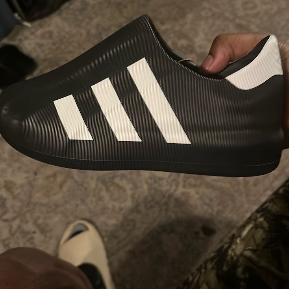 I bought this but thay are too small I just need this gone thay are brand new